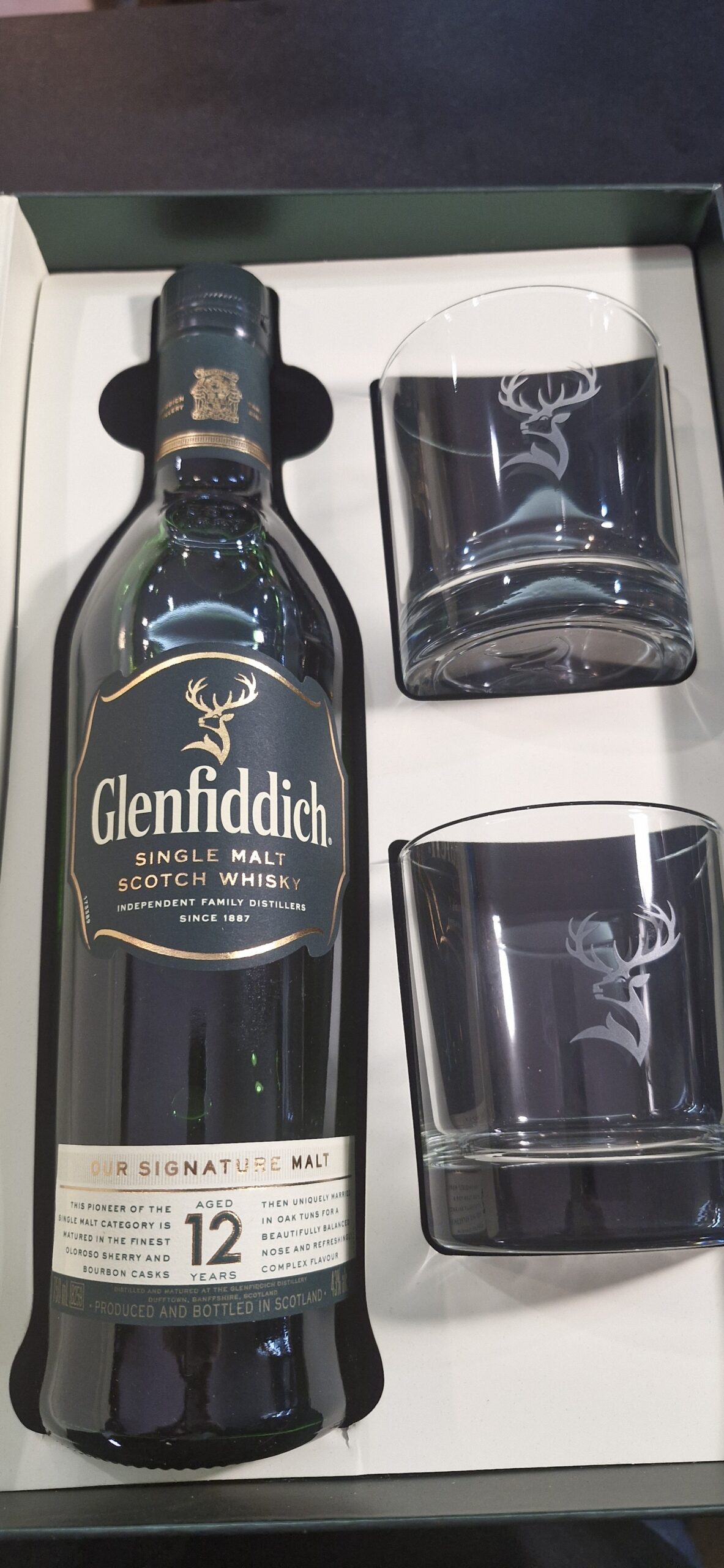 Glenfiddich 12 year gift set and two glasses